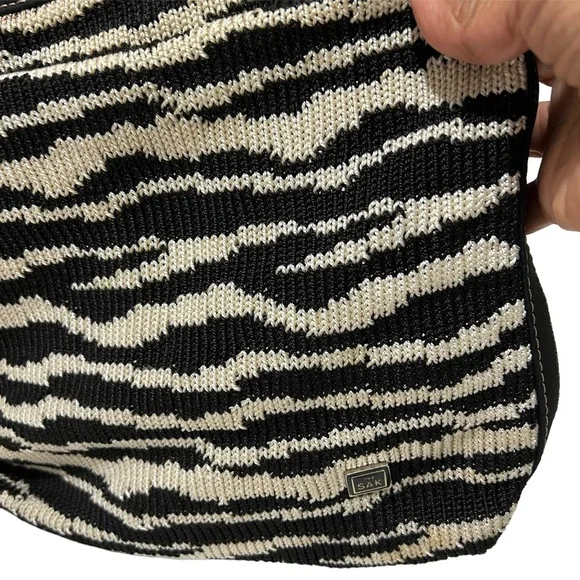 The SAK Shoulder Bag Purse Knitted Adjustable Straps Zip Top Cream Black - Picture 6 of 13